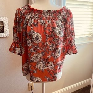Feminine floral blouse